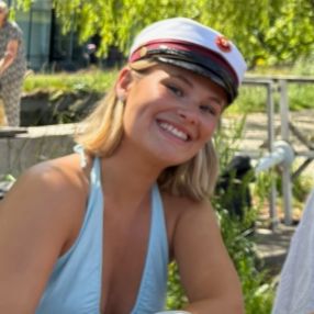 Julie, Babysitter i Vejle