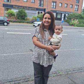 Samavia, Babysitter i Kongens Lyngby