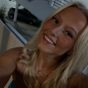 Frederikke, Babysitter i Aars