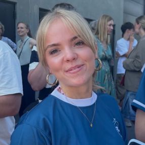 Leonora, Babysitter i Hillerød