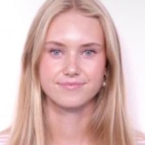 Josefine Lau, Babysitter i Snekkersten