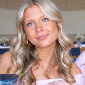 Elizabeth Due, Babysitter in Aalborg