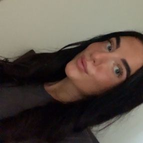Laura Synøve, Babysitter i Aalborg