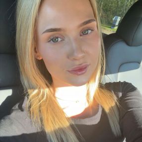 Amalie, Babysitter i Holbæk