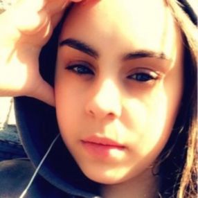 Emine, Babysitter i Vojens