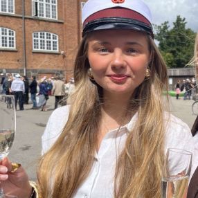 Livia, Babysitter i Hellerup