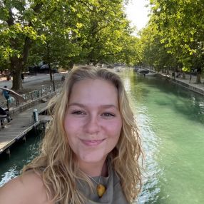 Annabell, Babysitter i Aarhus
