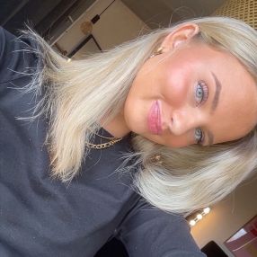 Louise, Babysitter i Stenløse