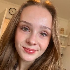 Lærke, Babysitter i Silkeborg
