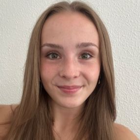Lærke, Babysitter in Silkeborg
