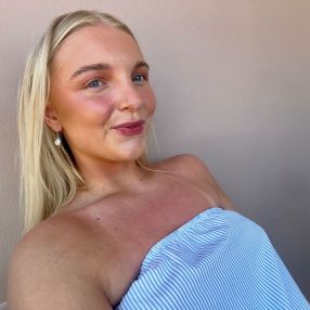 Julie, Babysitter i Vejen