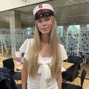 Zophia, Babysitter i Rønne
