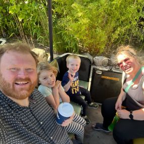 Belinda, Familie i Esbjerg