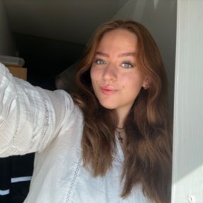 Maja, Babysitter i Holbæk