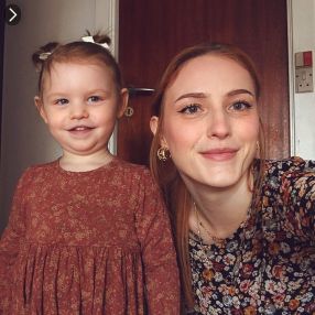 Sharon, Familie i Sønderborg
