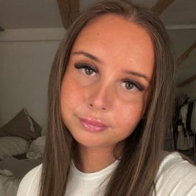 Victoria, Babysitter i København