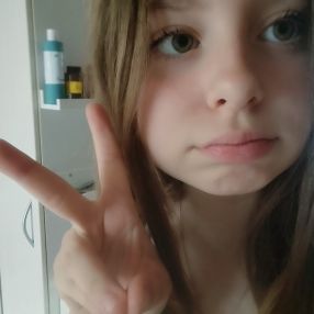 Emilie, Babysitter in Hinnerup