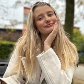 Karoline, Babysitter i Helsingør