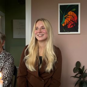 Viola, Babysitter i Rønne