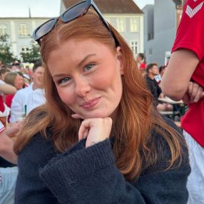 Alberte, Babysitter i Viby J