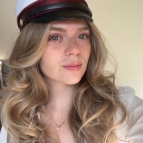Mathilde Pølund, Babysitter i Brønderslev