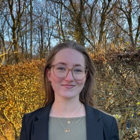 Astrid, Babysitter in Hobro
