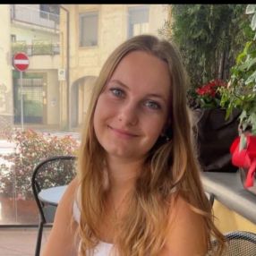 Camilla, Babysitter i Taastrup
