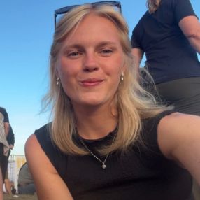 Johanne Bak, Babysitter i Silkeborg