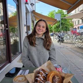 Monica, Babysitter i København