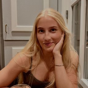 Emma Cosmus, Babysitter i Viborg