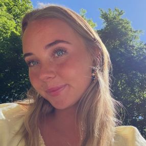 Mille Holbæk, Babysitter i Frederiksberg