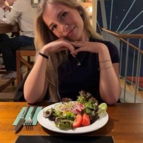 Tinke, Babysitter i Avedøre