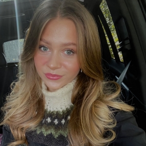 Emma-Kirstine, Babysitter i Bindslev