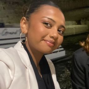 Kayla-Maya, Babysitter in Odense