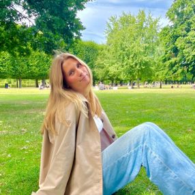 Nicoline, Babysitter i Frederikssund