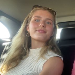 Thea, Babysitter i Viborg
