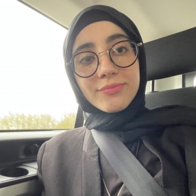 Aysha, Babysitter i Holbæk