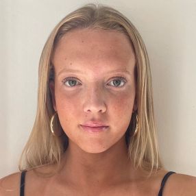 Nicoline, Babysitter i Vangede