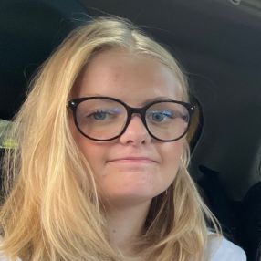 Frederikke, Babysitter in Hundested