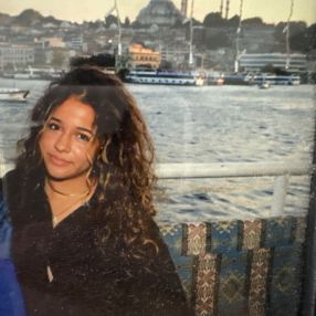 Tuka, Babysitter i Grenå