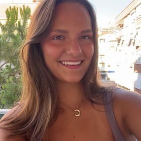 Chenoa, Babysitter i Herning