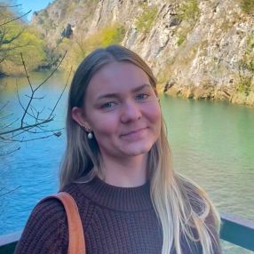 Laura, Babysitter i Odense