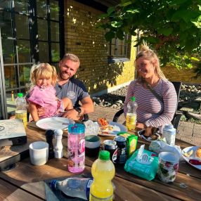 Michelle, Familie i Nykøbing Falster