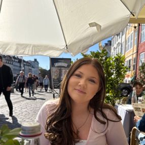 Anna, Babysitter i Ishøj
