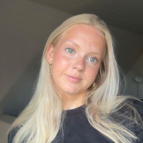 Laura, Babysitter i Ruds-Vedby