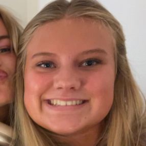 Maya, Babysitter i Søborg