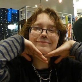 Emmely, Babysitter in Store Heddinge