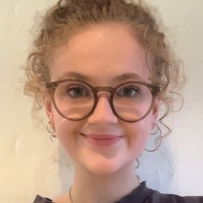 Mie, Babysitter i Køge