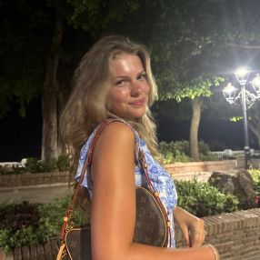 Mathilde, Babysitter in København