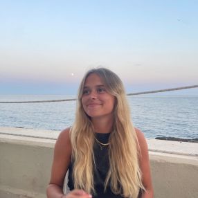 Cecilie, Babysitter in Middelfart